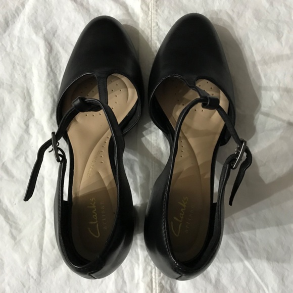 NEW Clarks Leather Freva85 T-Bar Black Heels Pump Women's Size 8.5 M Ankle Strap - Picture 5 of 14